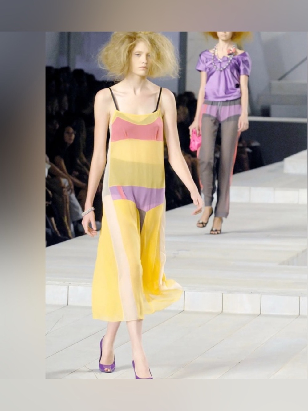Marc Jacobs Spring 2008 Runway Backwards Heel - Picture 2 of 7